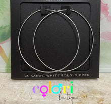 Cargar imagen en el visor de la galería, Hoops Earrings
